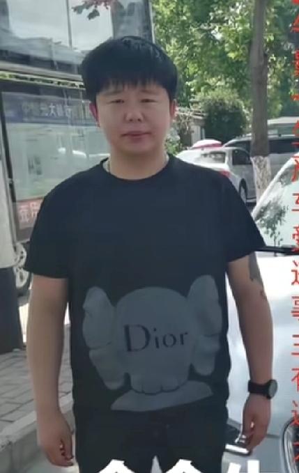 余金生被判死刑，之所以抢劫杀害罗大美，因为赌博没钱，明明一屁股债，看日常照片，却