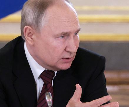 一针见血，乌克兰情报局总局长在采访中表示：如果不是俄乌战争的爆发，俄罗斯不会这么