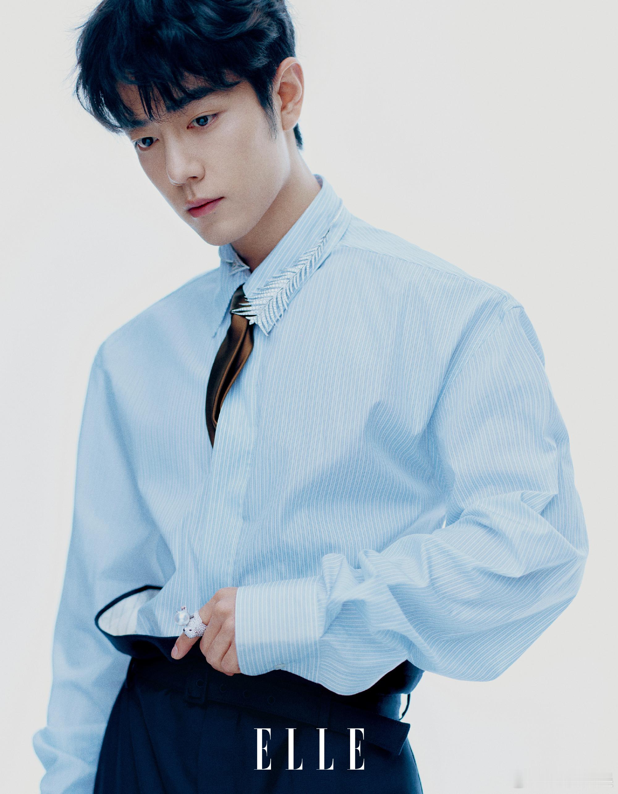 肖战的主讲人新舞台在视听盛典惊艳亮相，从舞台设计到表演呈现都十分用心，他还在当日