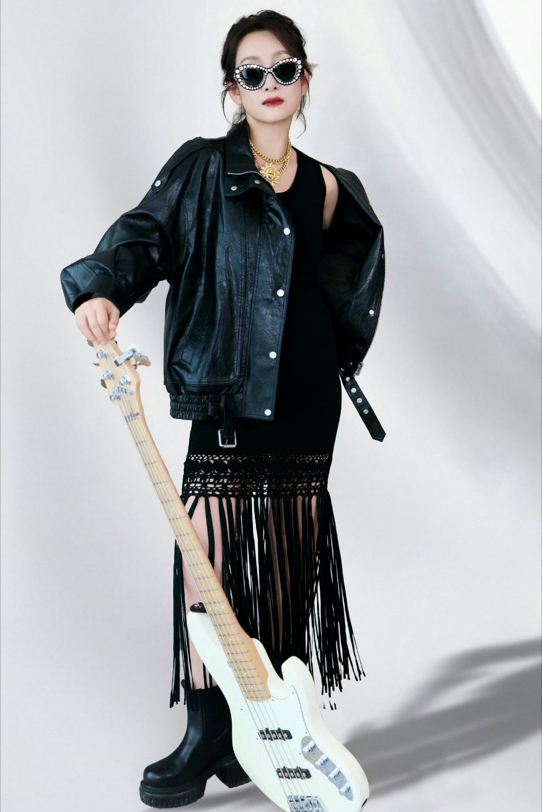 别告诉我这是秦海璐完全没认出来这是秦海璐谁能想到这是秦海璐！擦桌换装转场也太丝滑