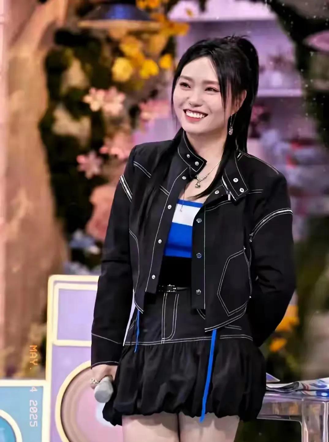 我觉得李雪琴也不会因为这件事就塌房。开过公司的人都知道，有经济纠纷也正常。无论
