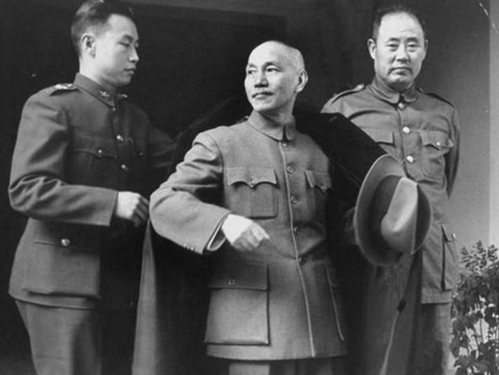 1949年，60万单身青年国军随蒋介石撤往台湾，岛上男女比例严重失衡，为稳住军心