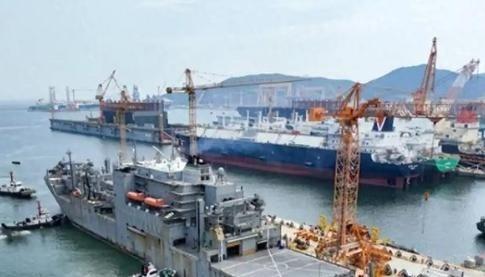 40艘大单直接砸向中国，韩国造船业拿到了全球62%的订单，韩媒马上狂欢，还扬言“