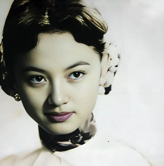 1918年，钱秀芬因貌美，被丈夫的好友看中，谁知，此后丈夫不仅遭暗杀，自己也被迫
