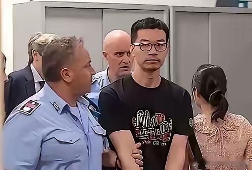 徐泽伟的事，基本已经定死了。2025年7月3日，他带着新婚妻子飞意大利米兰度蜜