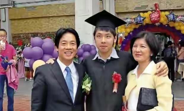 赖清德履历曝光，“家人不见光”内幕也被扒出2026年，赖清德的个人履历和家庭