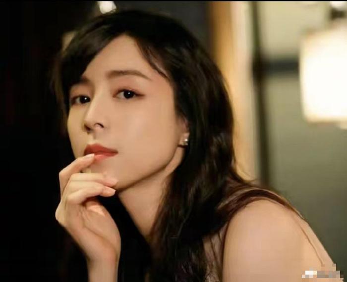 🌞傍大款，当小三，私生活混乱！难怪16年过去，阔太们还在防着她张静初的