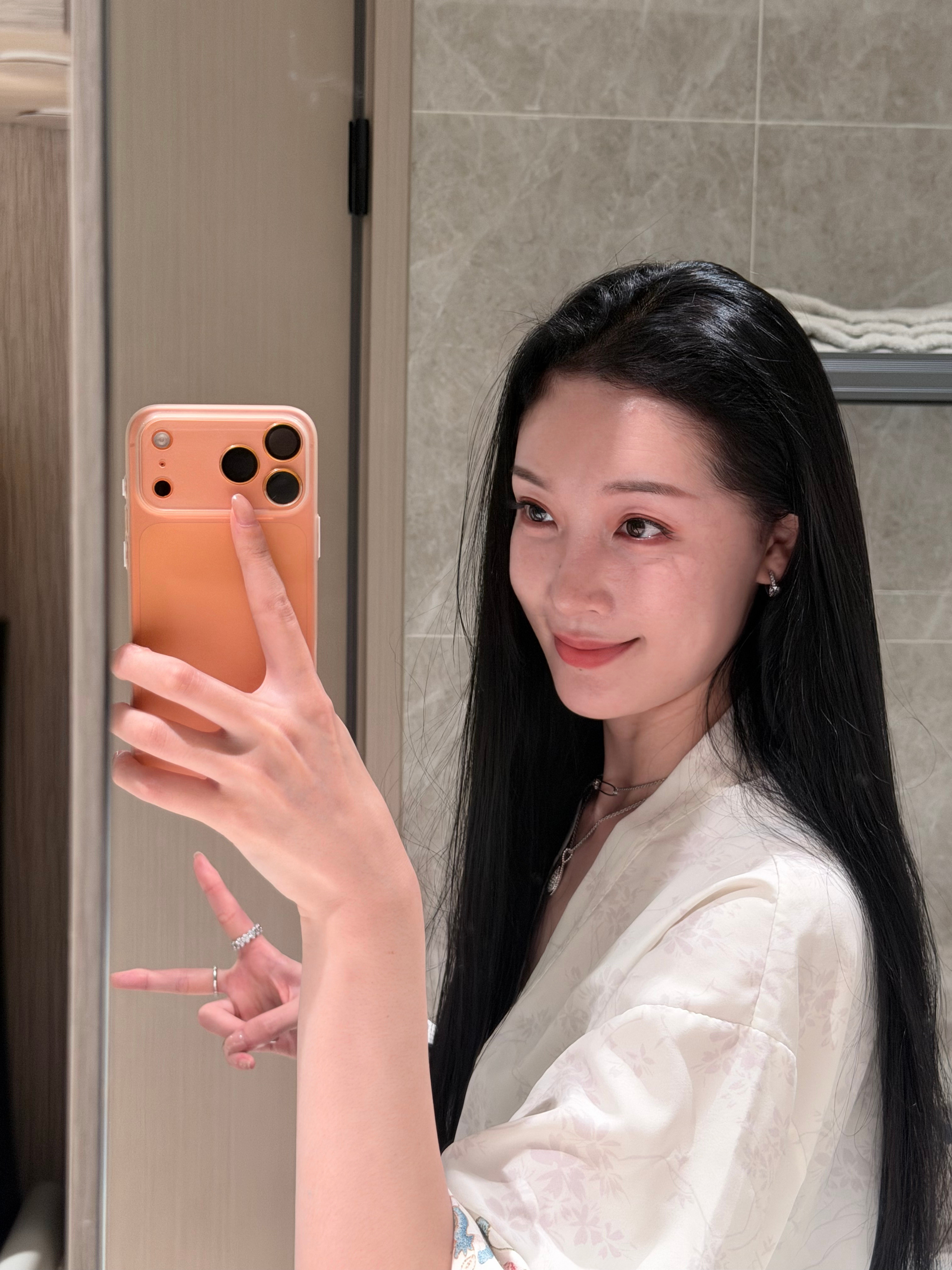卸妆前的自恋懒得p了