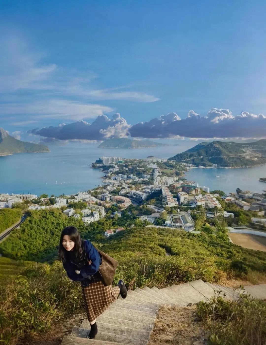 20分钟登顶！俯瞰赤柱的绝美悬浮小岛视角🌊📍地点：香港孖岗山观景台🚌