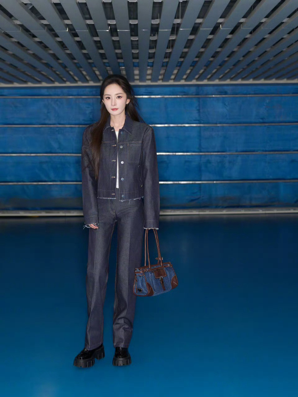 杨幂柳智敏Prada同款造型