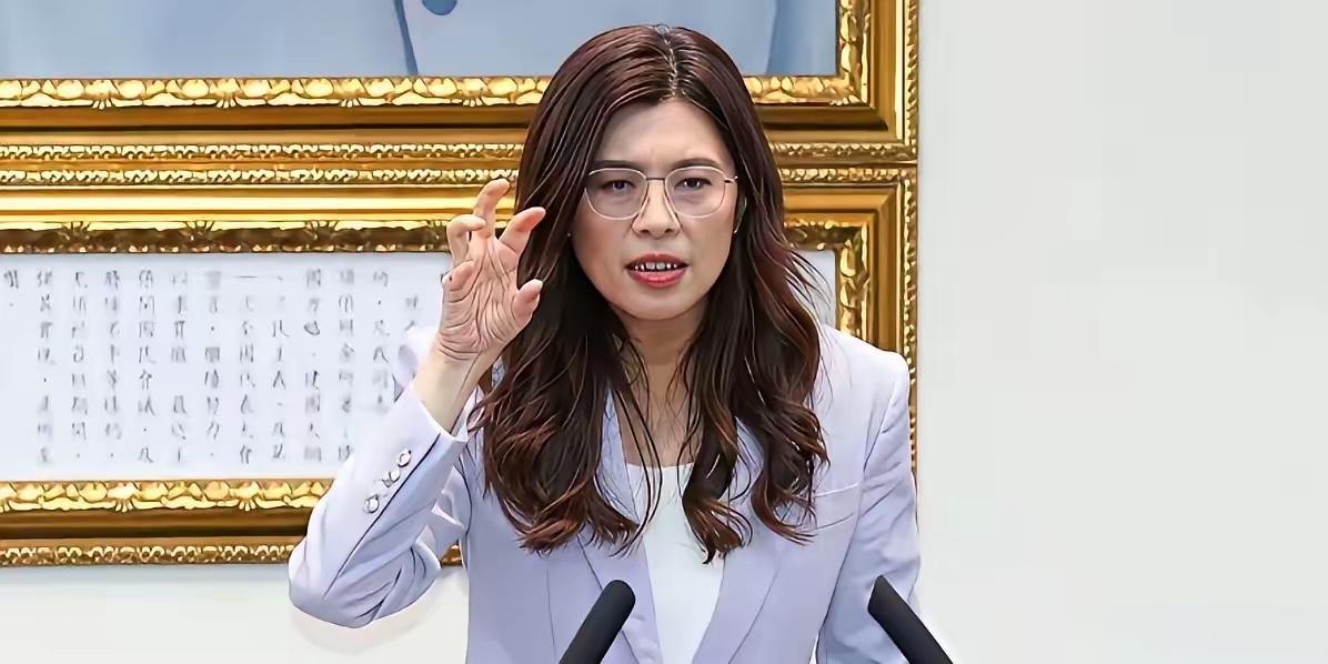 郑丽文对大陆海警船驶入太平岛海域发表评论。这事儿说出来特别解气，6月11日清