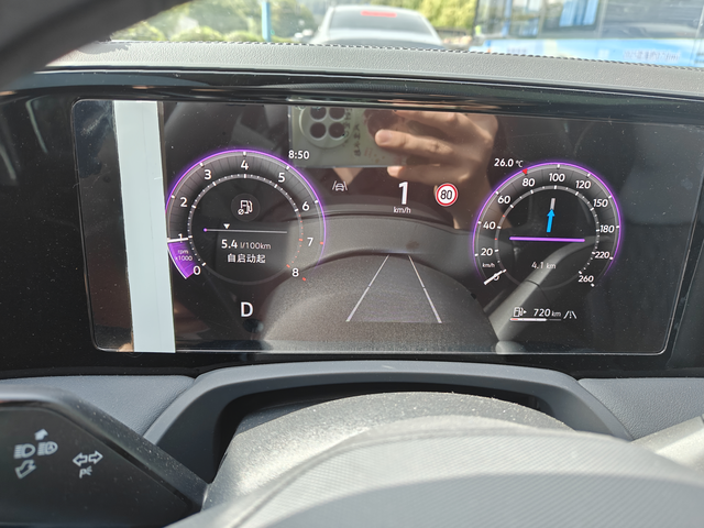 高速上这车油耗真不错今天开了108公里，高速上80多公里，市区乡道20多公里，