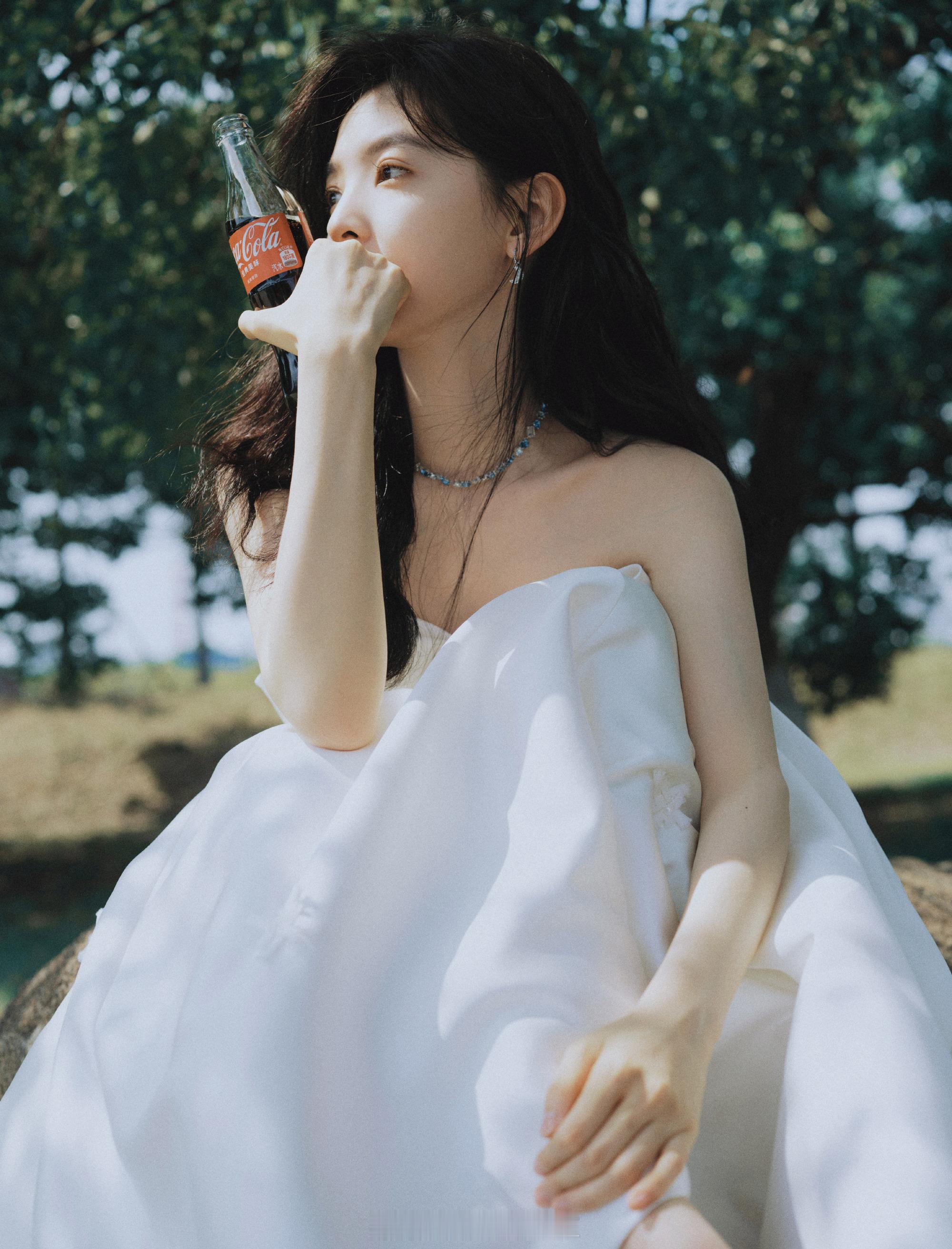 章若楠白裙小清新写真