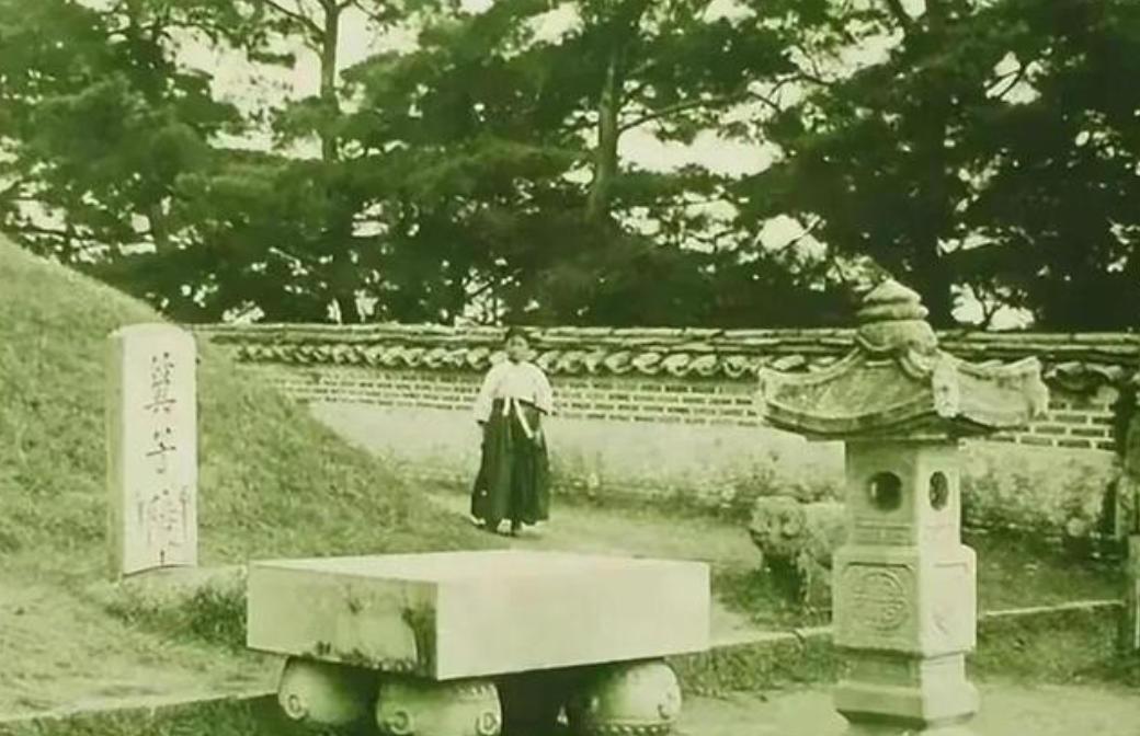 1959年春天，朝鲜领导人金日成不顾众多反对之声，下令将朝鲜境内一座具有千年历史