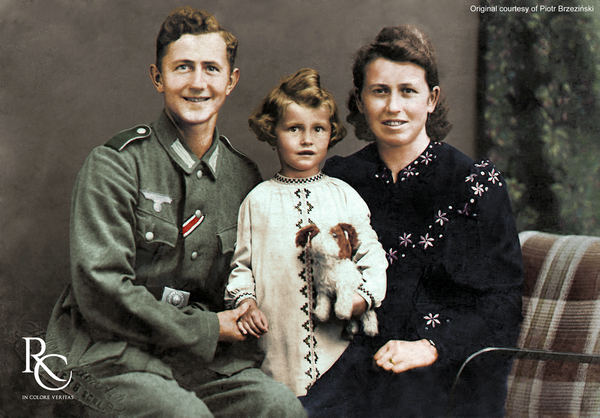 二战中的两个家庭,大时代中的小人物命运