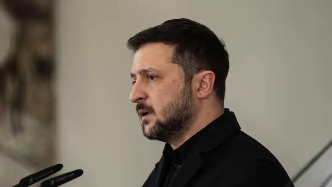 俄罗斯明确顿巴斯和平条件：要求乌克兰撤军并承认相关领土归属。乌克兰总统弗拉基