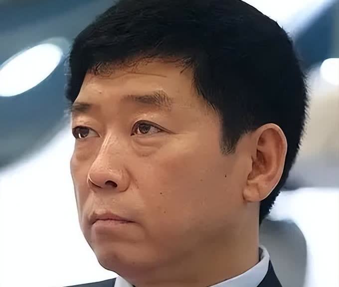 魏建军说，大家公认最好的MPV是丰田埃尔法，为了造好魏牌高山，我们前后买