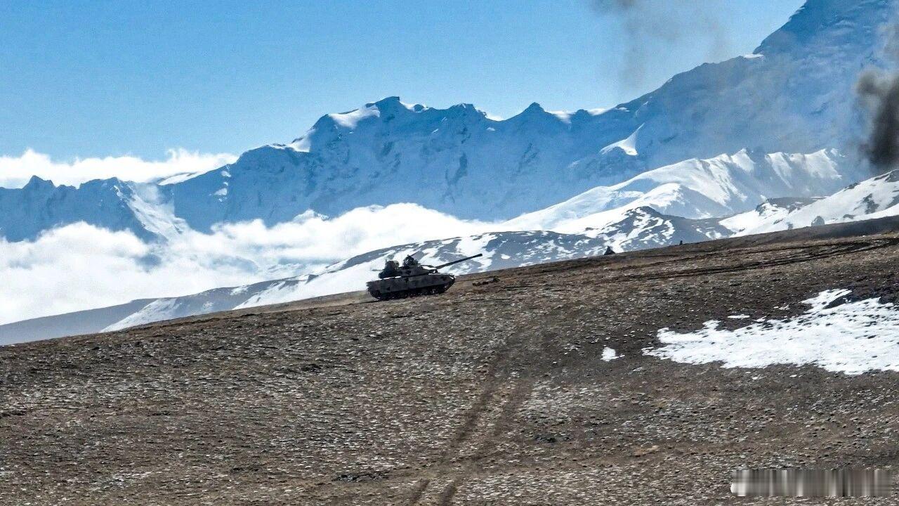 黑豹，高原如履平地！史诗般的画面，可惜不是高清。陆军老大哥烽火问鼎计划中美军事力