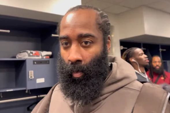 NBA常规赛骑士客场对阵篮网的比赛已经结束。全场战罢，骑士以106-102战胜篮