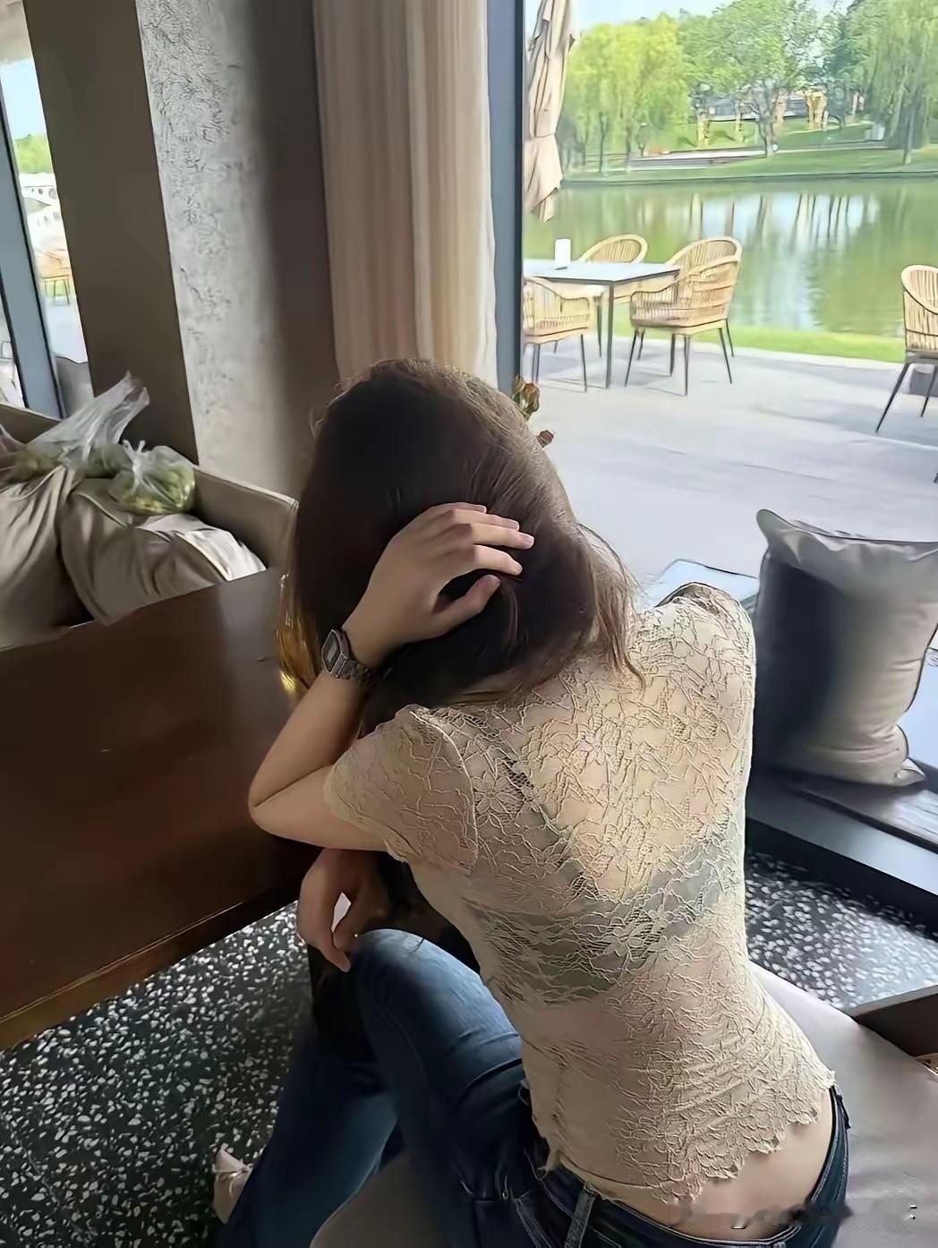 如果大街上的女孩子都是这样的穿着社会会变得更好吗？