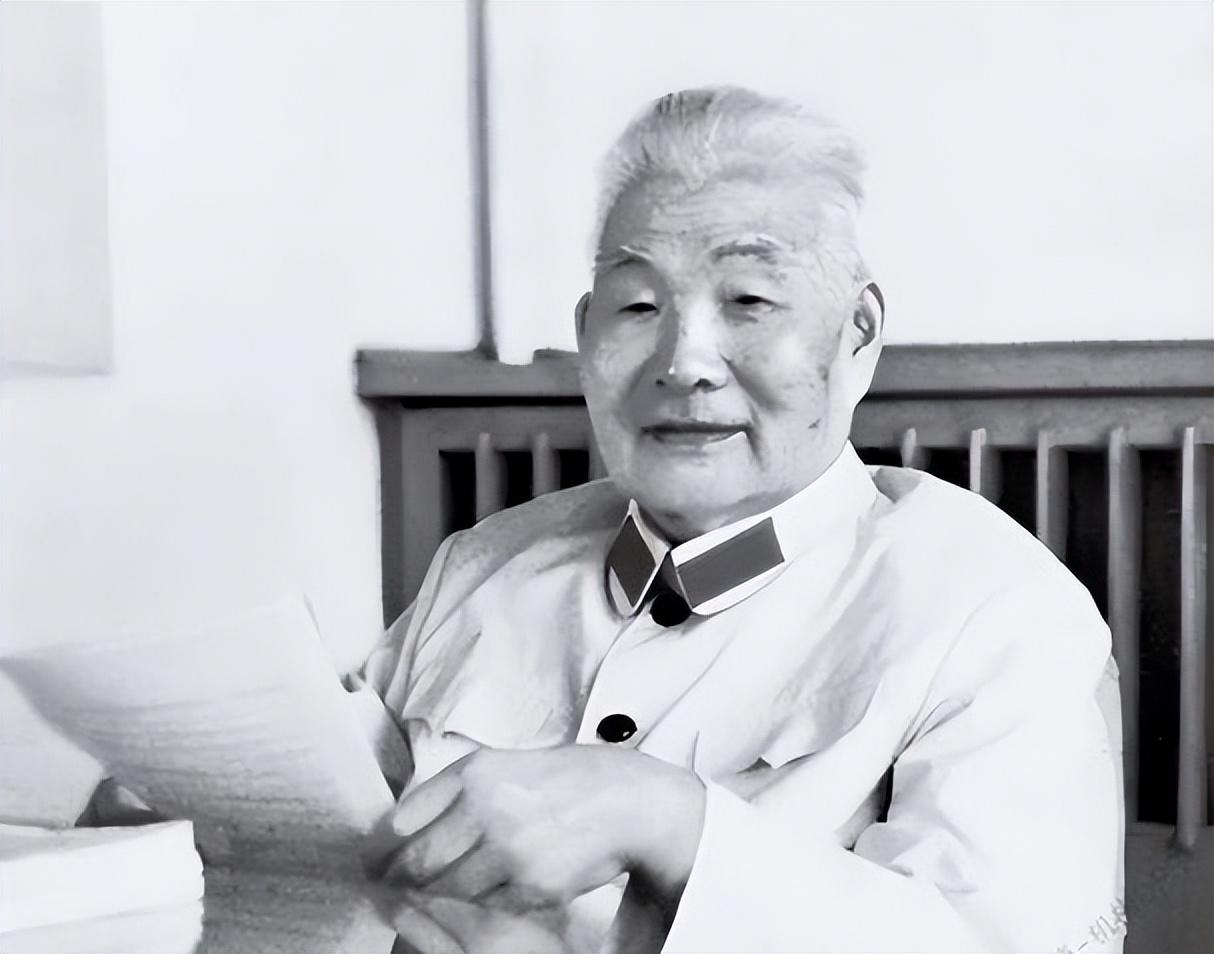 开国大将中，有一人职务级别最稳，整个生涯都处高位，靠的是啥路子？在新中国的开