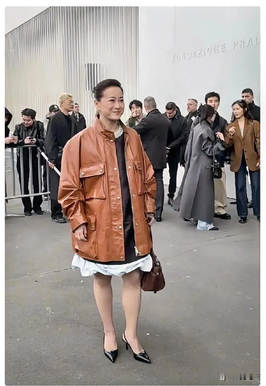 我觉得贾玲这个人，有一个很严重的问题，就是不管她参加什么活动，都特别喜欢