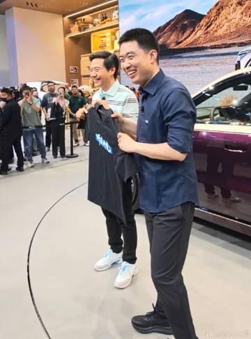 李想回复雷军<br /><br />说到底，健康的行业就需要这种对手。...