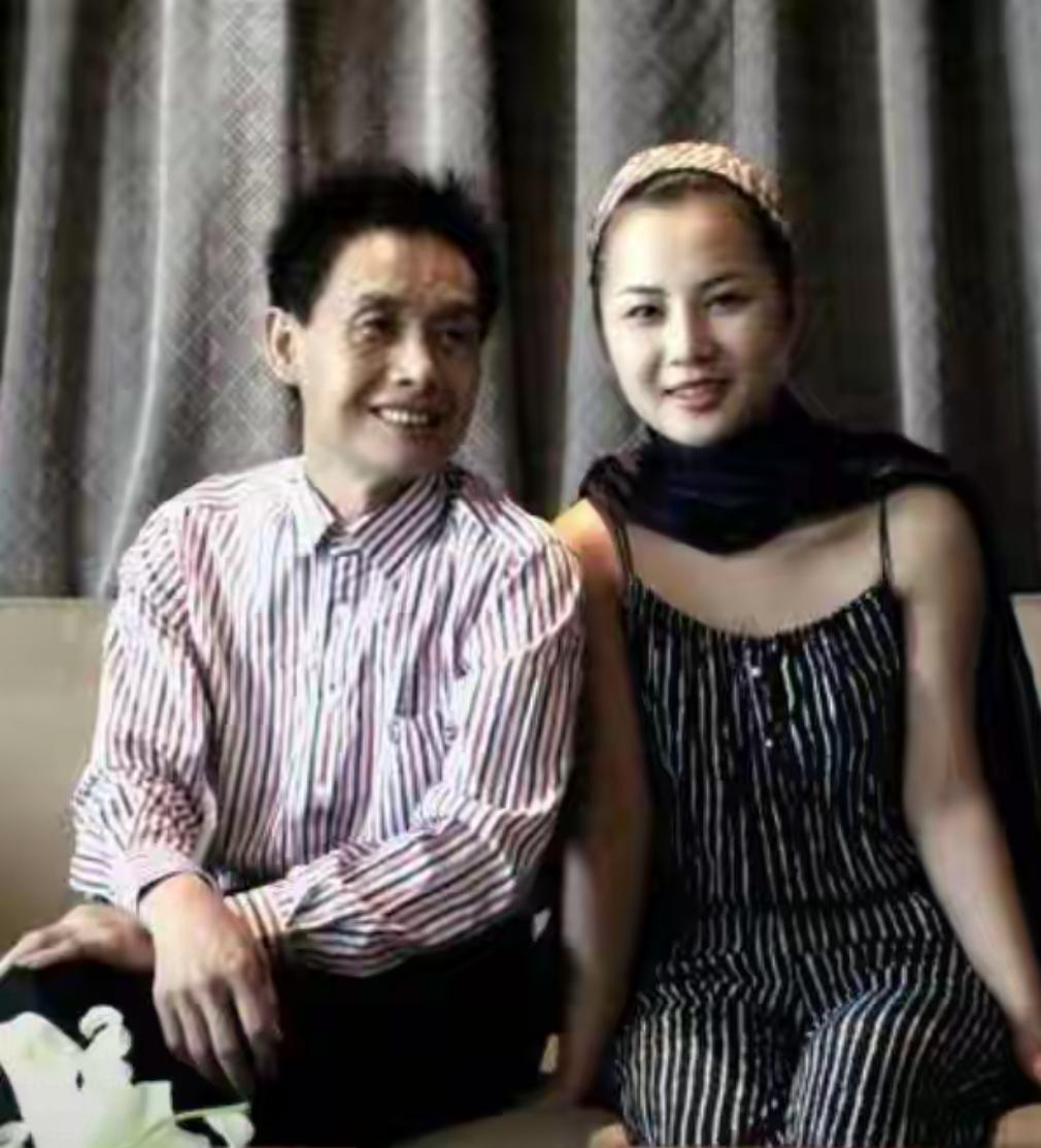 老谋深算邓建国，认14岁干女儿养了5年，等于亲手培养了个小妻子娱乐明星