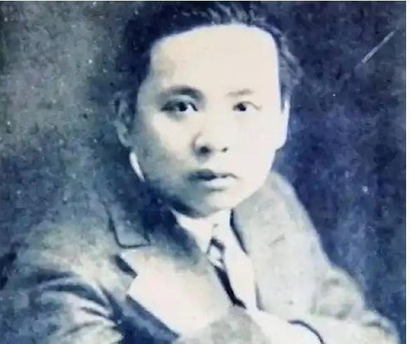 1913年，著名作家张恨水迎娶16岁徐文淑。洞房夜，他掀开红盖头，吓得大惊失色，