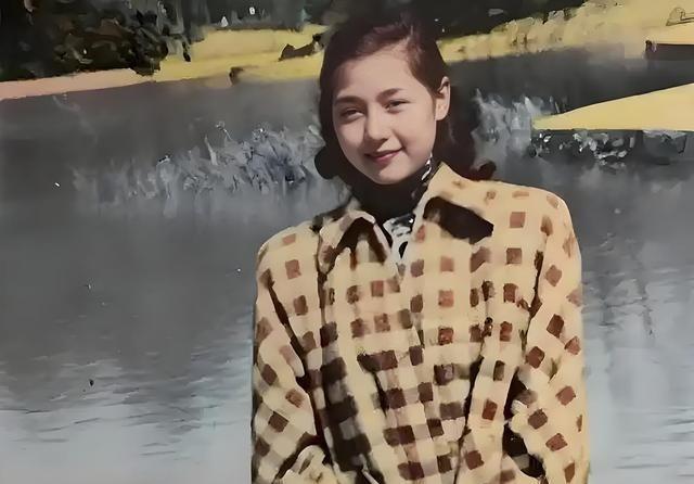 戴笠唯一的孙女戴眉曼，因身份问题无人敢娶，最后只能嫁一汽修工，与母亲分别40多年