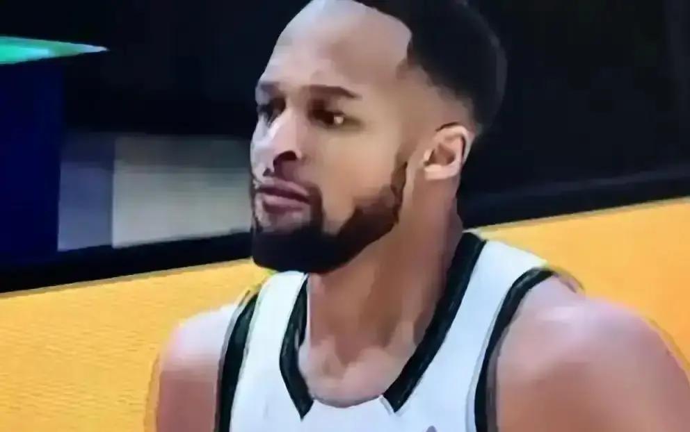 昨晚沈阳，19岁布朗轰下28分，辽宁队靠U21折扣白捡一张王牌。小孩哥拿八