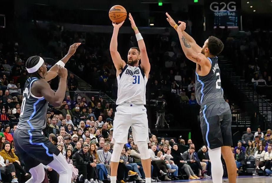 太精彩了！独行侠113-105险胜篮网，这三位功臣值得掌声！1. 弗拉格：状元