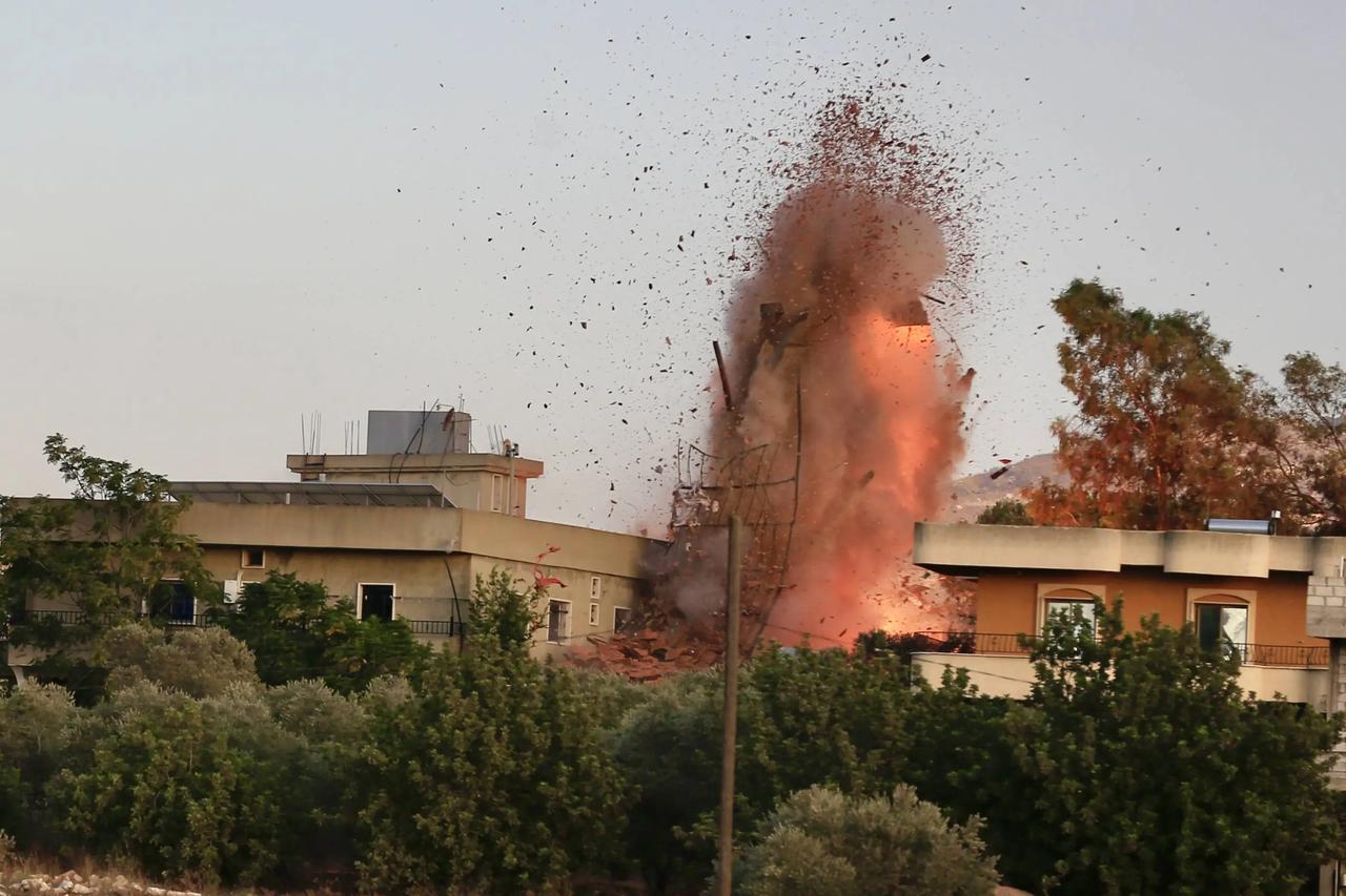 治不了俄罗斯，还治不了你？默茨一句话，以色列彻底怂了。谁能想到，这回德国总理