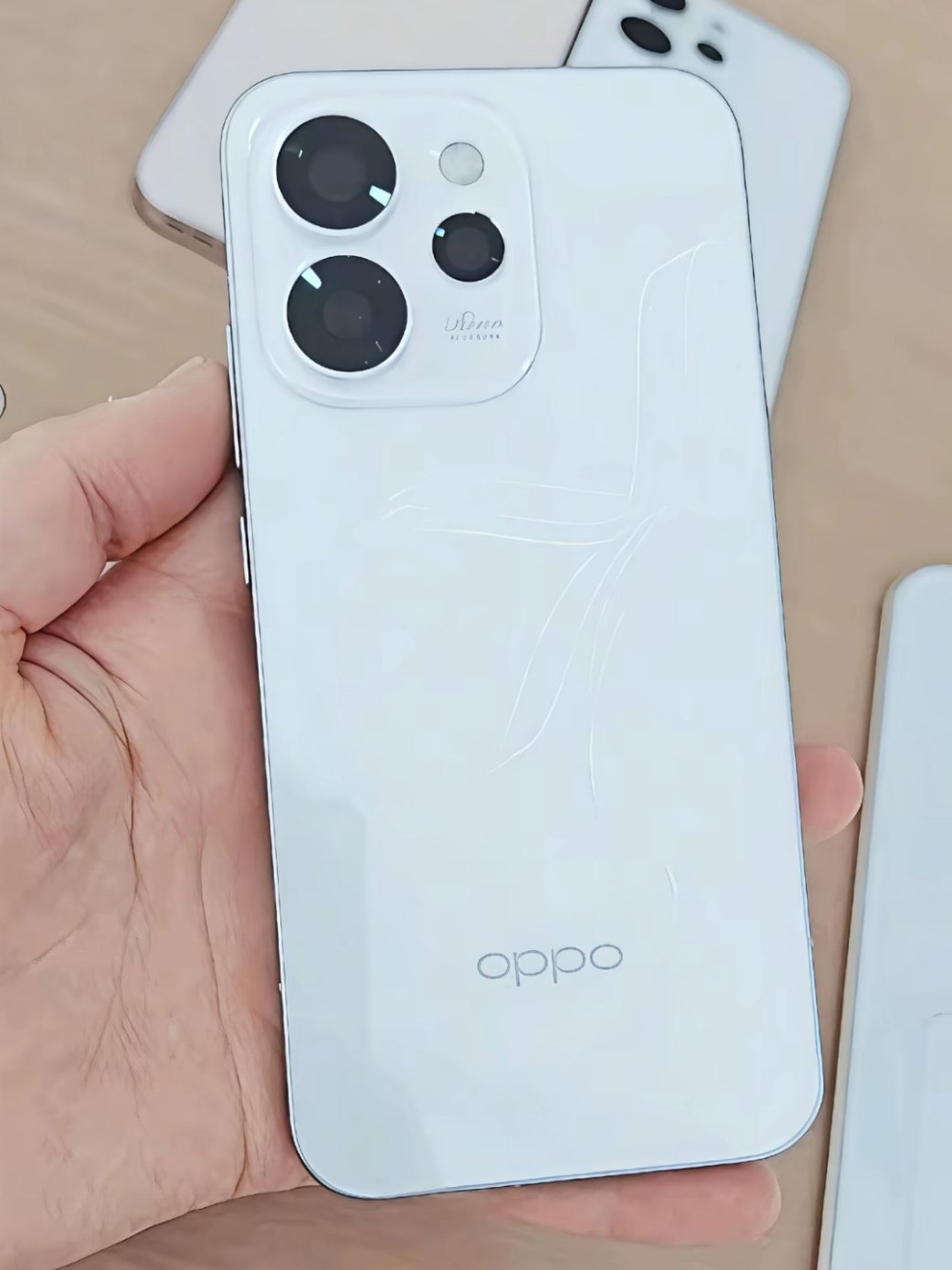 OPPOReno15马上要来了，真机相当的清新，珠圆玉润宋雨琦同款oppore