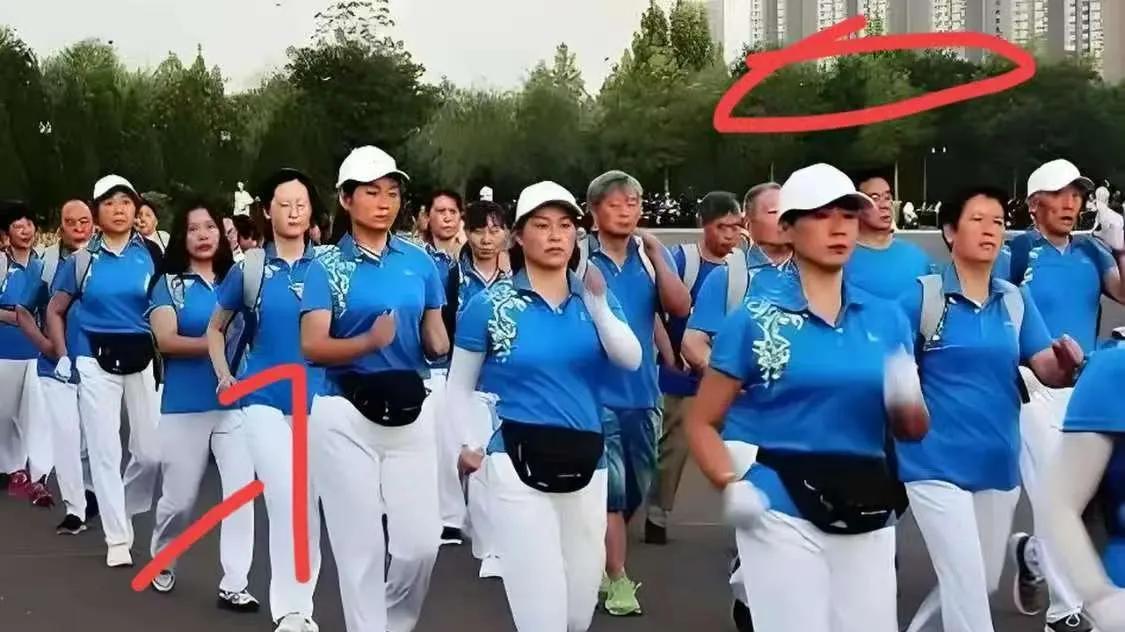 我妈去年迷上暴走团，第一天报到就被劝退，千万别进这样的团，伤身体还会被组织者割韭