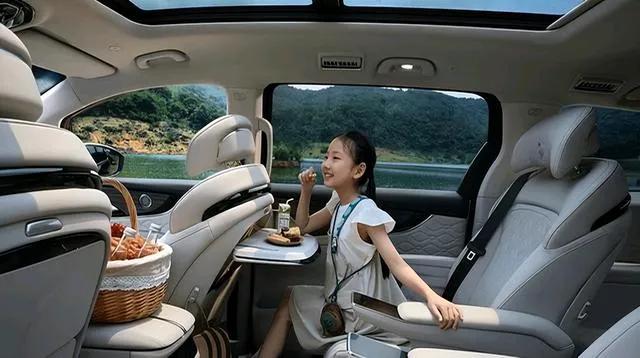1.2L油耗+1300KM续航！东风星海V9疯了？网友：这才是豪华MPV该有的样