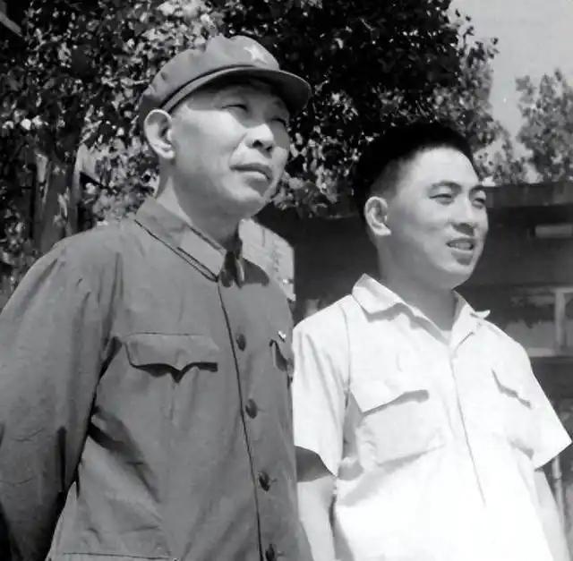 时任军参谋长胡炜难以理解，在上级研讨会上直言提出疑问：北京军区下辖六个军，其余五