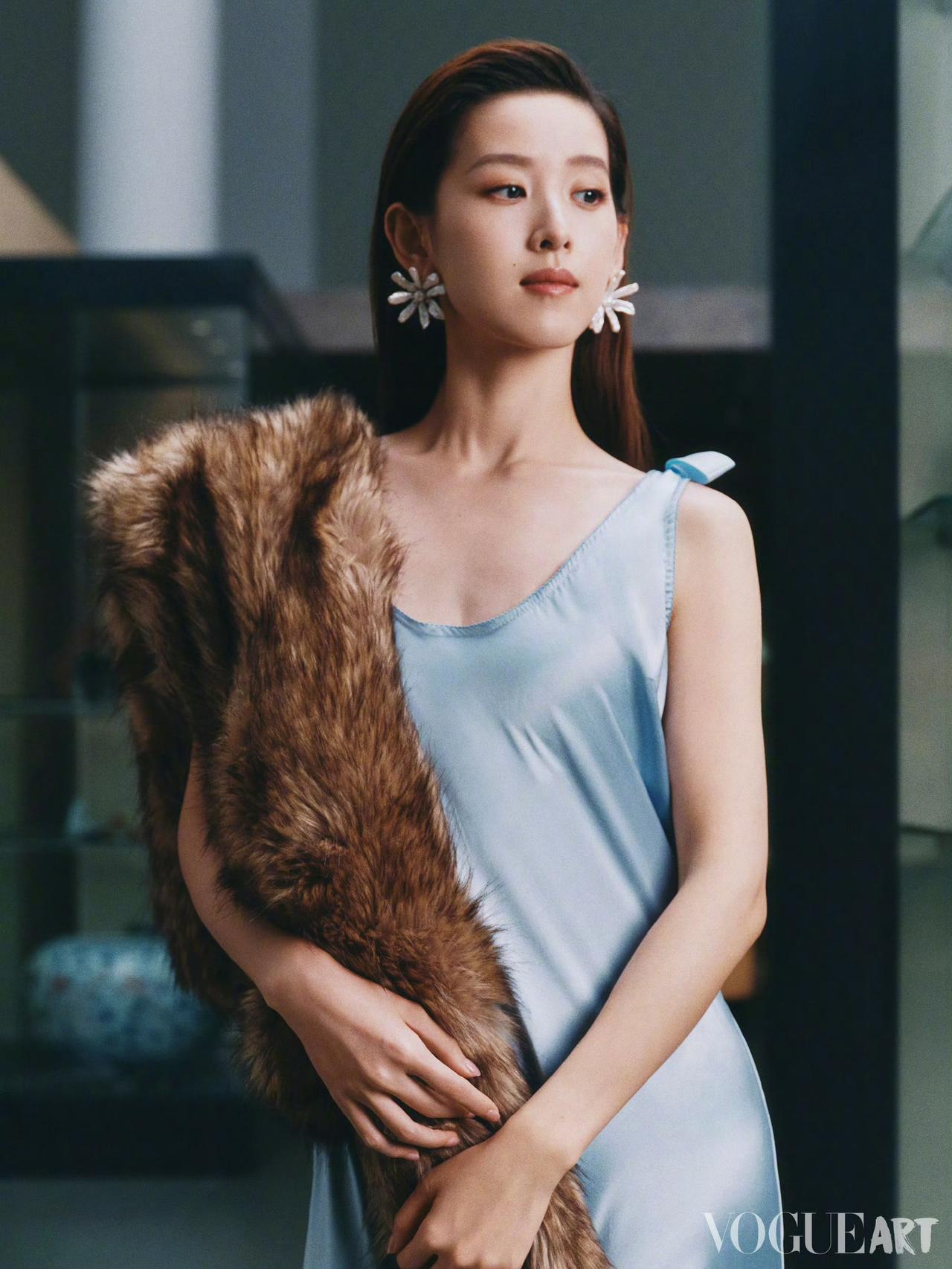 太牛了刘强东今晚要睡不着了他完全没想到，31岁的章泽天竟然刚刚官宣成为VO