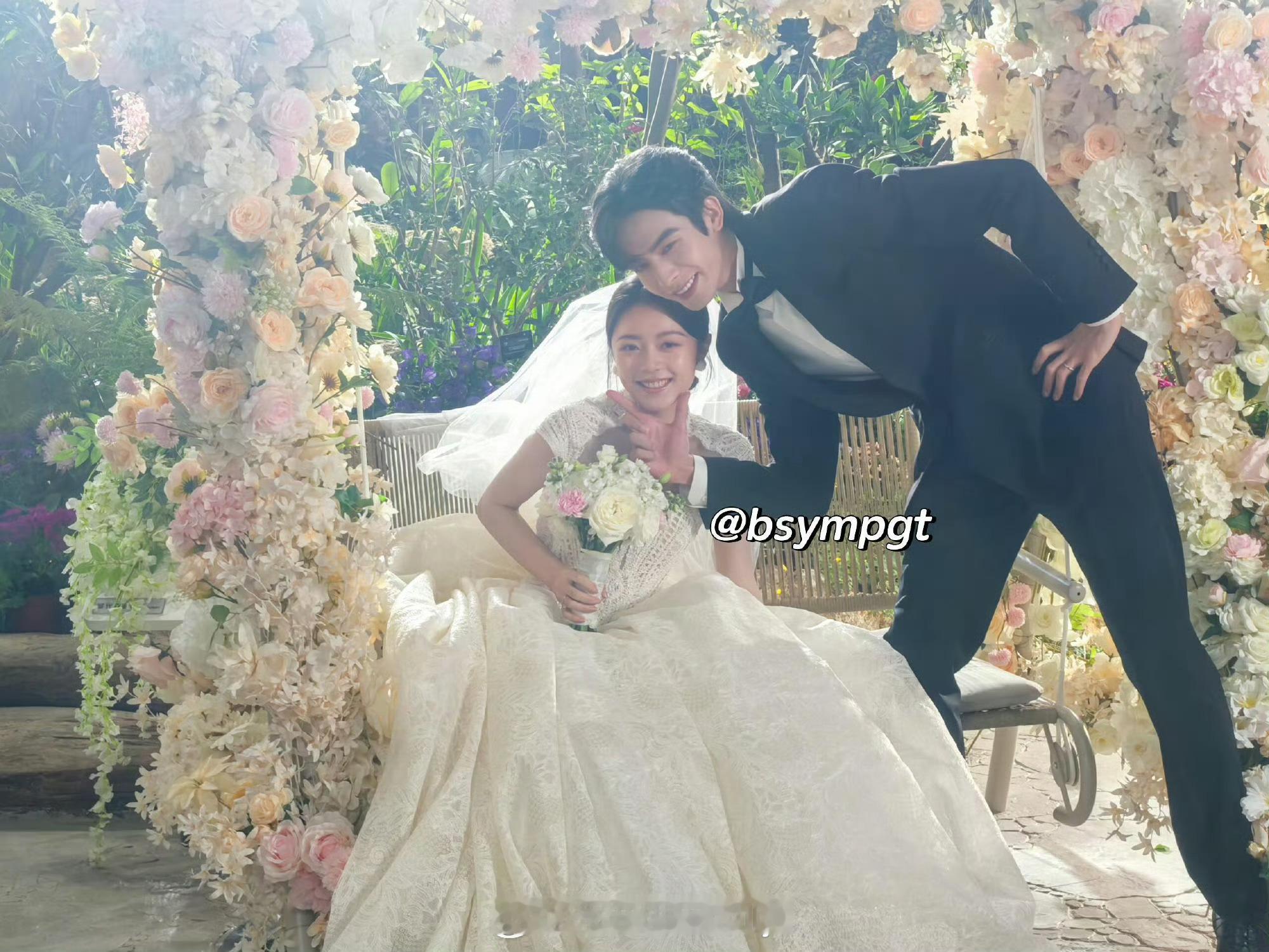 宋威龙赵今麦骄阳似我婚纱照