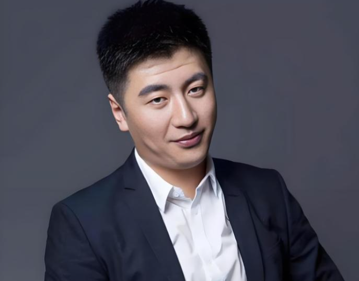 张雪峰的嘴又毒又准！张雪峰讲过一件事，宿舍六个女生，天天熬夜开黑玩游戏、刷剧购物