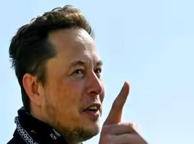 聊聊马斯克的婚姻，他前妻贾斯汀有句话，听得人后背发凉。一天晚上，她只是想聊聊天