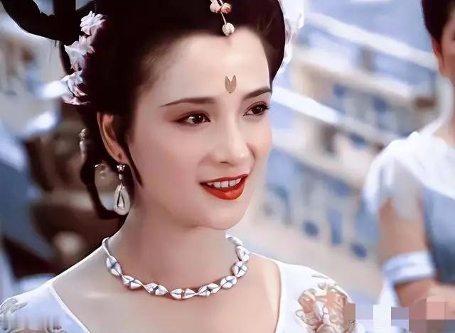 何晴去世了我才知道，原来前夫许亚军竟有4段婚姻，他说虽然结了4次婚，但是并不能证