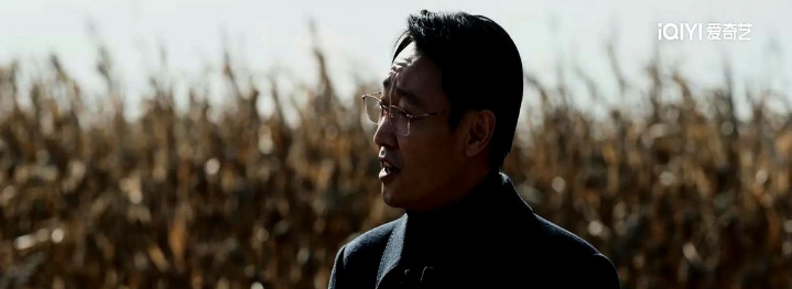《护宝寻踪》后两集纯属为了贴合主流价值观过审硬拍的。一群警察考古专家都不是穆