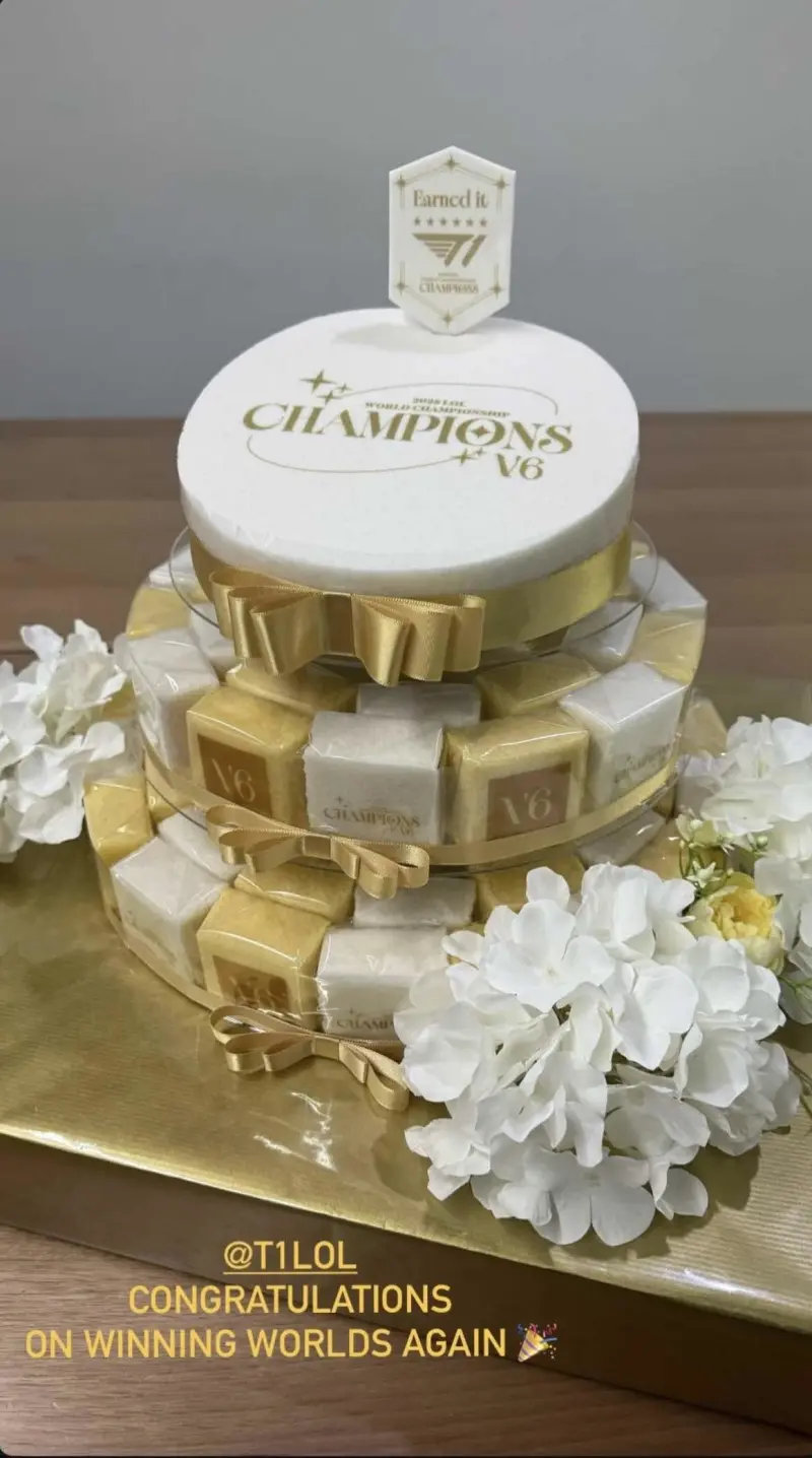 连吃三年了...GEN分享T1夺冠纪念年糕！并配文