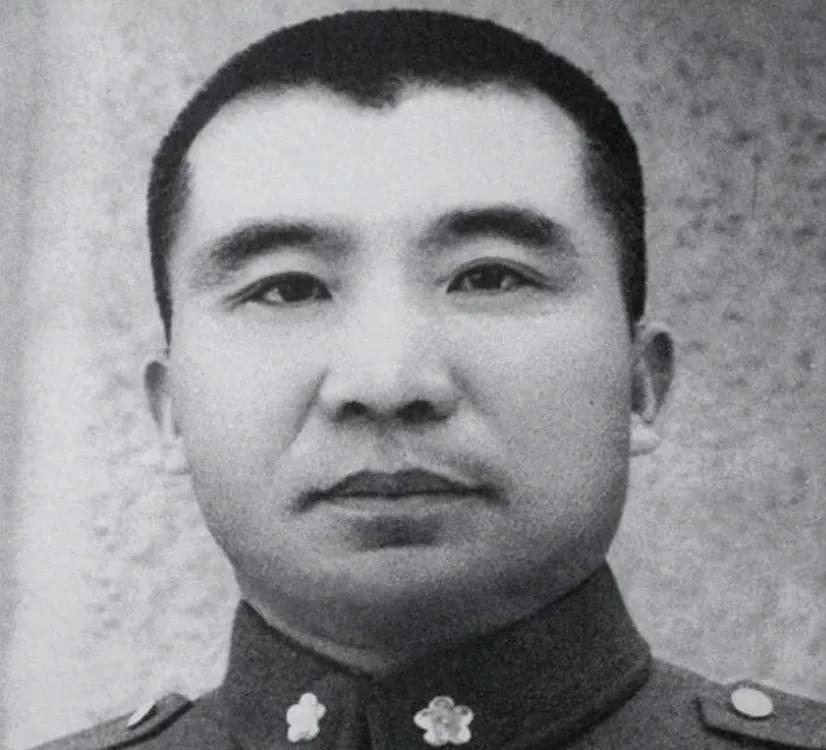 1948年王耀武被俘虏后，被送到陈毅面前。陈毅问了他这么一个问题：