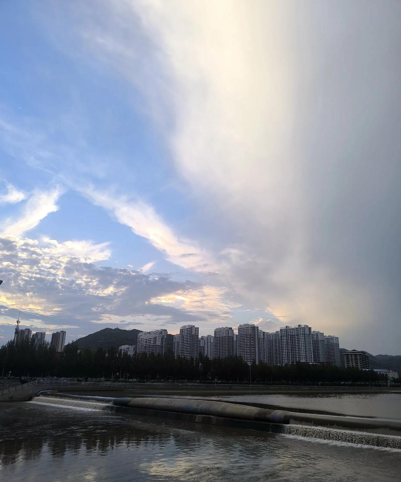 有的人的那种坏那种恶毒是与生俱来的也就是说是骨子里自带的只有你不敢想