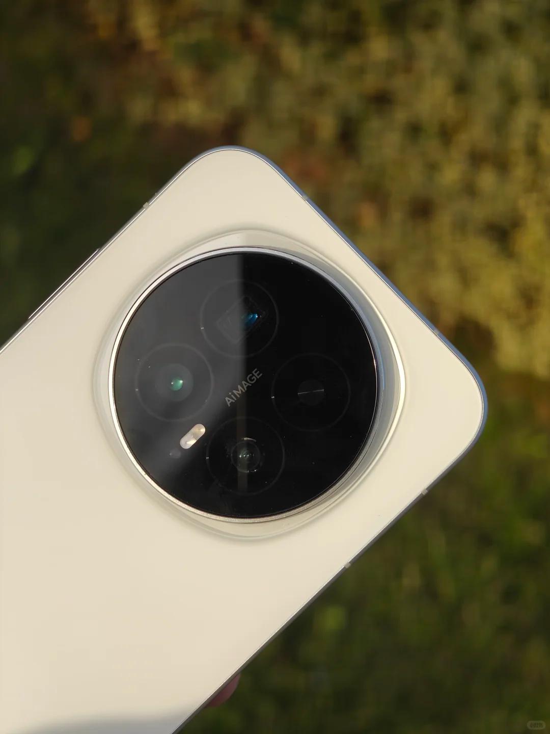 买手机别光看发布会！去酷安看看真实机主怎么评价荣耀Magic8标准版，评分说明一