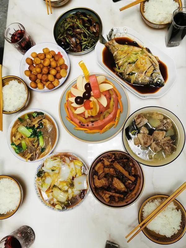 你家年夜饭谁做？1️⃣公公做。2️⃣婆婆做。3️⃣老公做。4️⃣老婆做