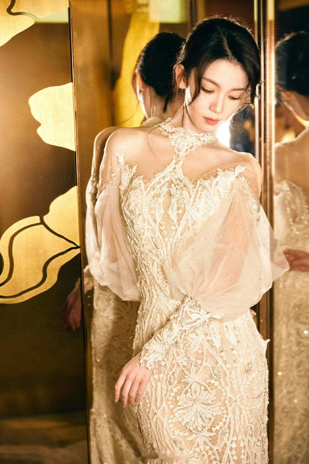 陈瑶浪漫唯美仙女裙穿搭​