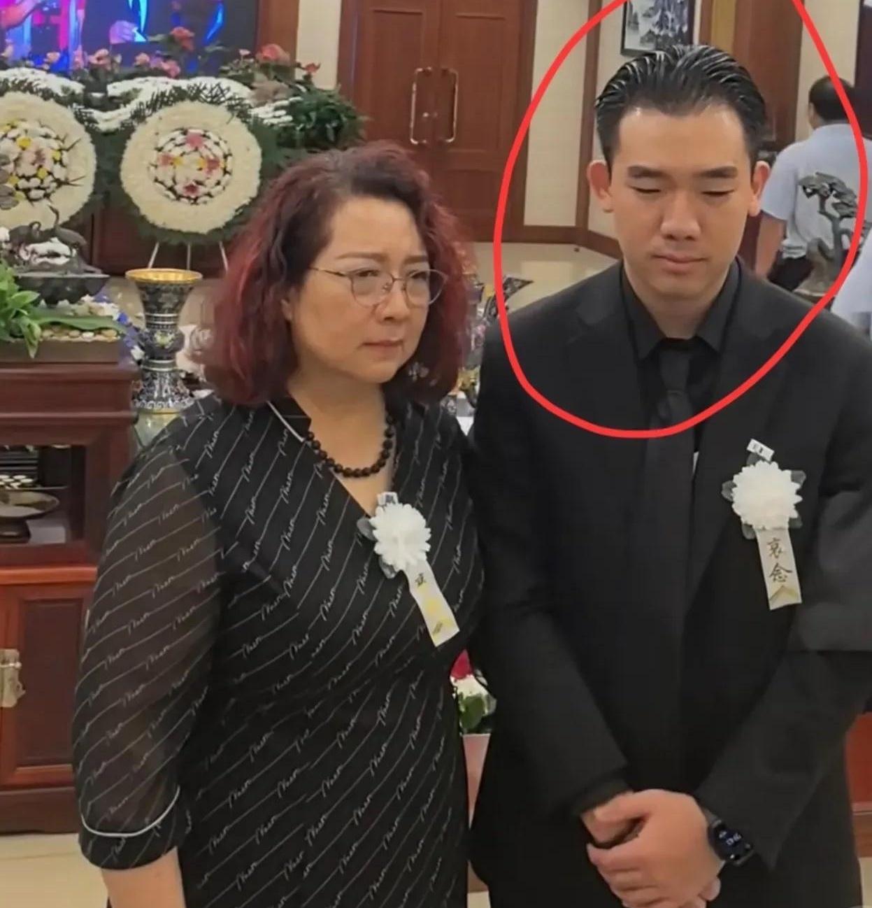 23岁就能完全靠自己打拼，连亲爹留下的通天人脉都不蹭，这年头还有几个年轻人能做到